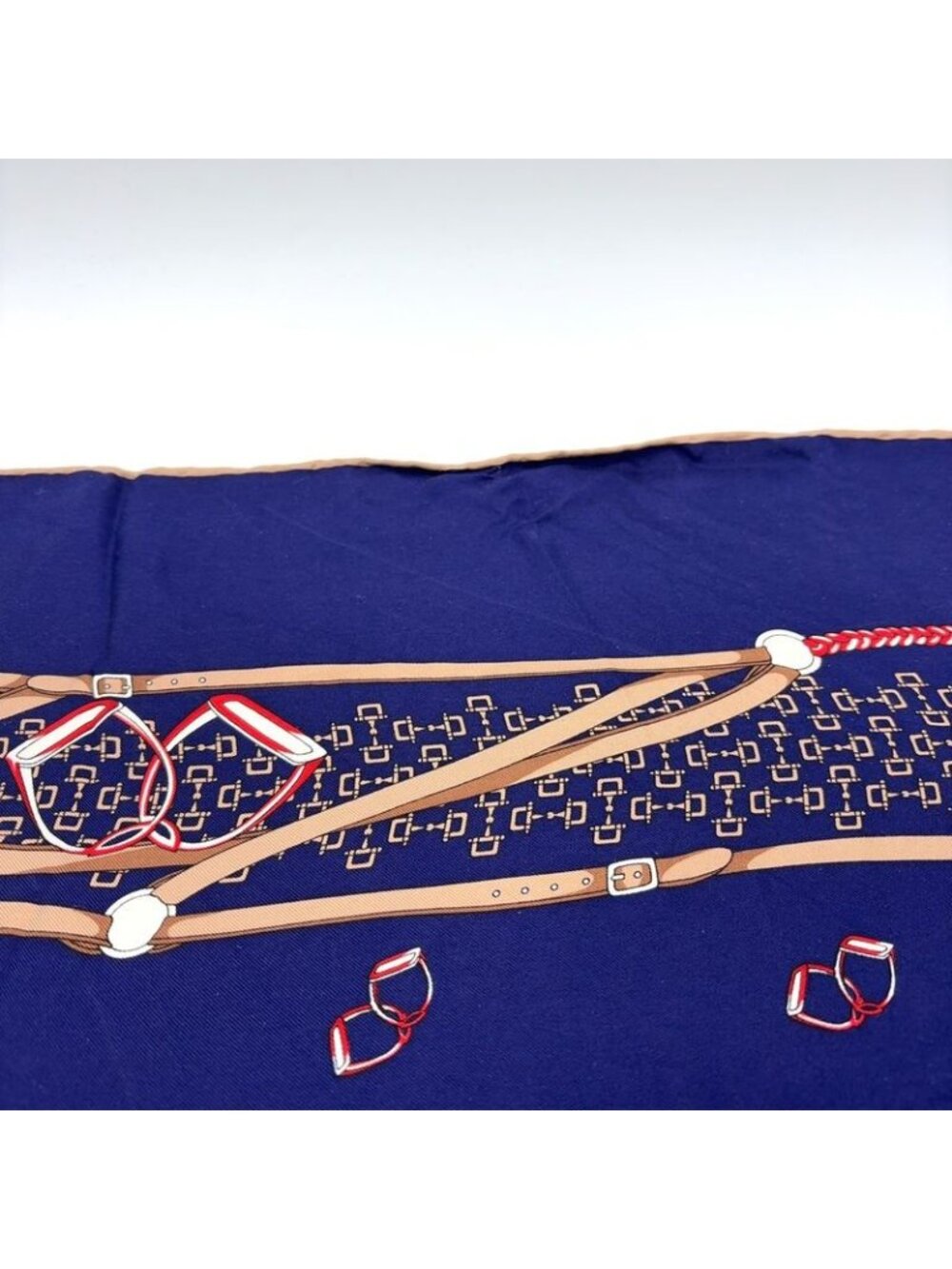 ★SOLD★ Gucci Collection Line Silk Navy Scarf - Picture 7 of 10